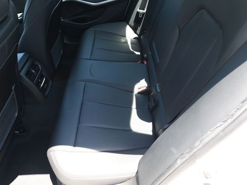 Used 2023 BMW 330i Sedan w/ Premium Package RWD image 19