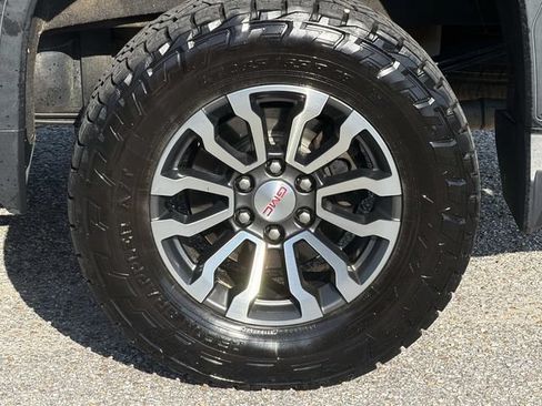 Used 2022 GMC Sierra 1500 AT4 AWD/4WD image 15