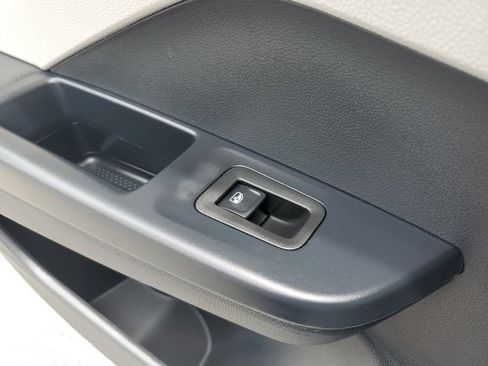 Certified 2025 Volkswagen Taos S FWD image 14