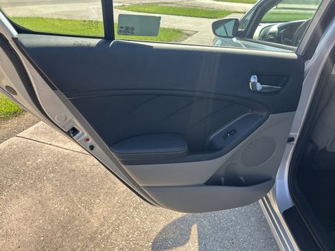 Used 2014 Kia Forte LX image 15