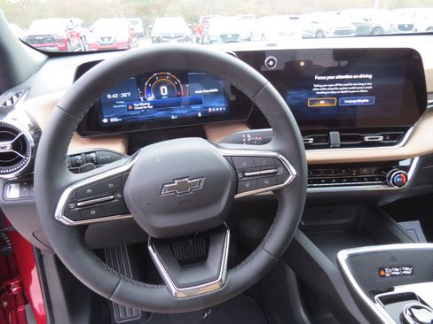 New 2026 Chevrolet Equinox ACTIV FWD image 16