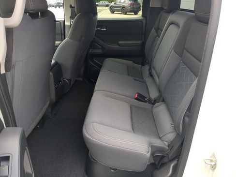 Certified 2025 Nissan Frontier SV w/ SV Convenience Package RWD image 27