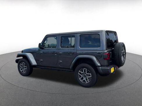 Used 2025 Jeep Wrangler Unlimited Sahara AWD/4WD image 8