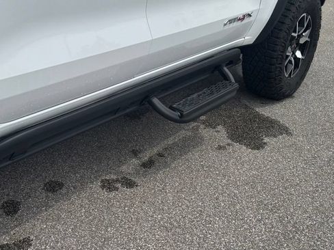 Used 2024 GMC Canyon AT4X AWD/4WD image 7