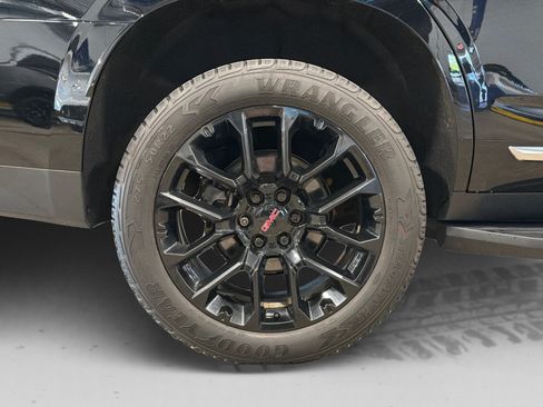 Used 2022 GMC Yukon SLT w/ SLT Premium Package AWD/4WD image 54