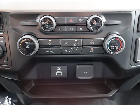 New 2026 Ford F350 XLT w/ FX4 Off-Road Package AWD/4WD image 9