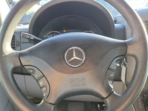 Used 2013 Mercedes-Benz Sprinter 2500 image 17