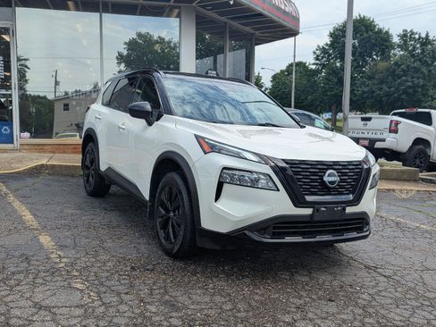 Used 2023 Nissan Rogue SV w/ SV Premium B Package AWD/4WD image 1