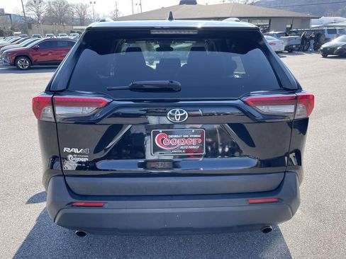 Used 2020 Toyota RAV4 LE image 3