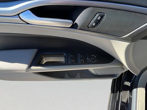 Used 2020 Ford Fusion SE image 24