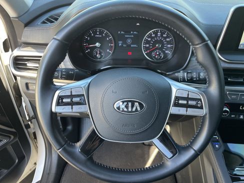 Used 2020 Kia Telluride EX w/ EX Premium Package image 32