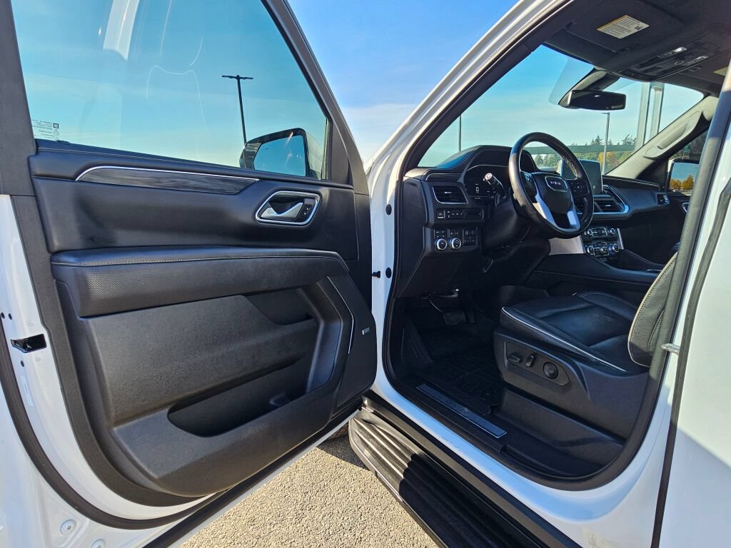 Certified 2022 GMC Yukon XL SLT w/ Max Trailering Package AWD/4WD image 23