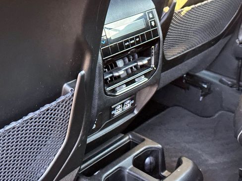 Used 2023 Jeep Grand Cherokee L Laredo image 7