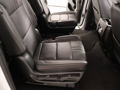 Used 2023 Chevrolet Suburban RST w/ Luxury Package image 15