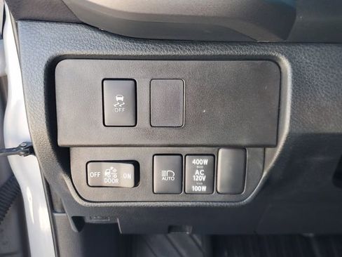 Used 2021 Toyota Tacoma TRD Sport w/ Technology Package RWD image 19