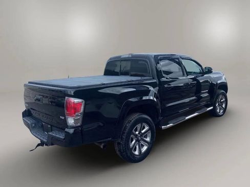 Used 2016 Toyota Tacoma Limited image 6