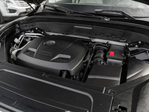 Used 2017 Volvo XC90 T6 Momentum w/ Vision Package image 34