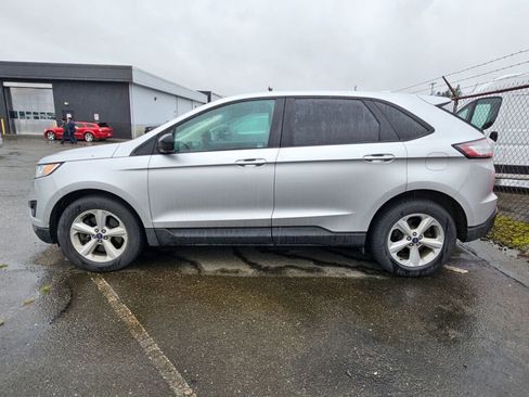 Used 2017 Ford Edge SE image 4