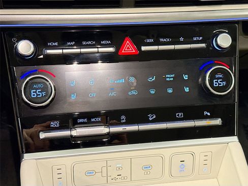Used 2025 Hyundai Santa Fe Calligraphy FWD image 16