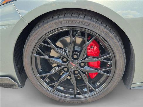 Used 2023 Chevrolet Corvette Stingray Premium Cpe w/ Body-Color Dual Roof Package RWD image 10