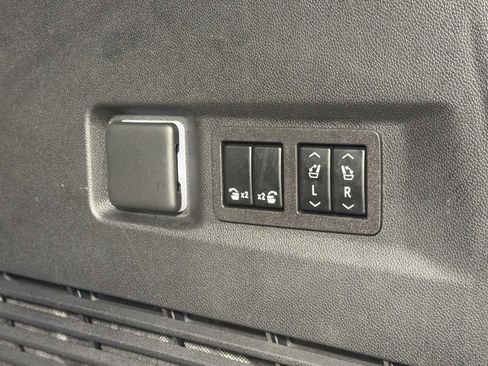 Used 2023 Chevrolet Tahoe High Country image 36