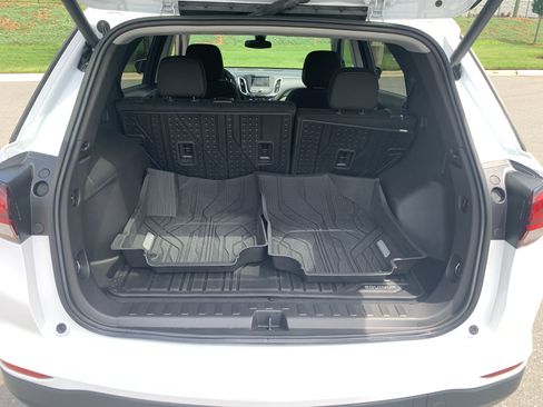Used 2024 Chevrolet Equinox LT FWD image 13
