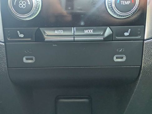Used 2021 GMC Yukon Denali w/ Denali Premium Package AWD/4WD image 15