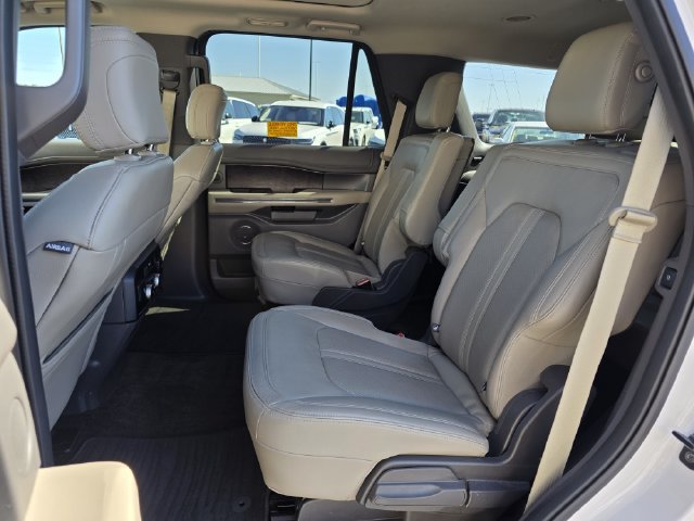 Used 2018 Ford Expedition Limited w/ Equipment Group 301A RWD image 21