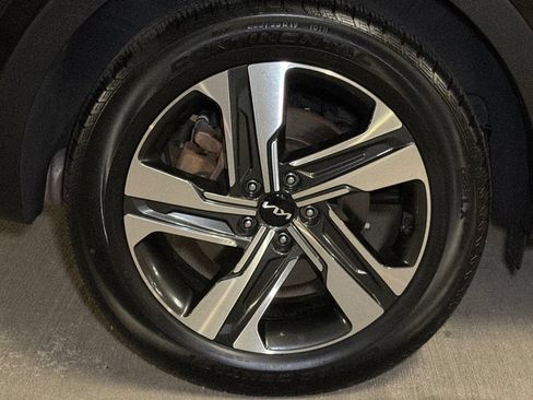 Certified 2023 Kia Sorento EX AWD/4WD image 8