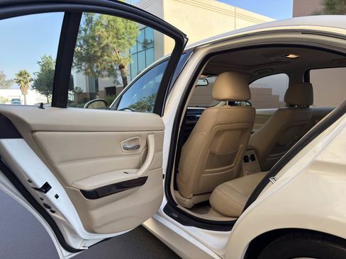 Used 2006 BMW 330i Sedan image 59