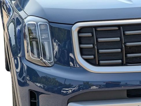Certified 2025 Kia Telluride SX FWD image 4