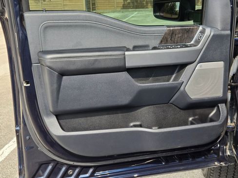 Used 2023 Ford F250 Lariat w/ Lariat Ultimate Package AWD/4WD image 11