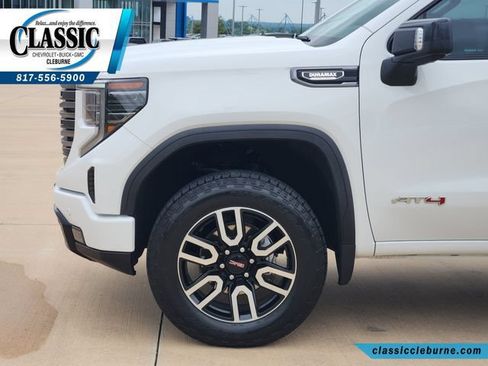 Used 2025 GMC Sierra 1500 AT4 w/ AT4 Premium Package AWD/4WD image 12