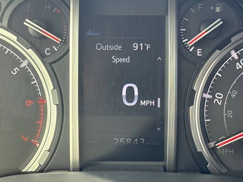 Used 2024 Toyota 4Runner Limited AWD/4WD image 23