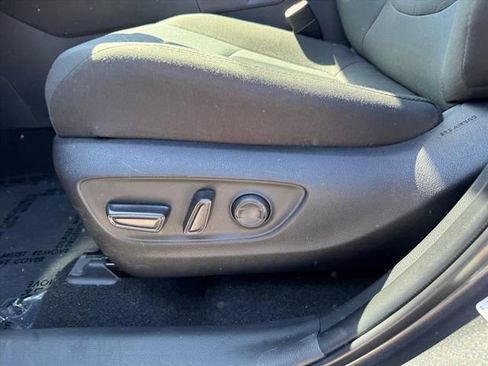 Used 2023 Toyota RAV4 XLE AWD/4WD image 14
