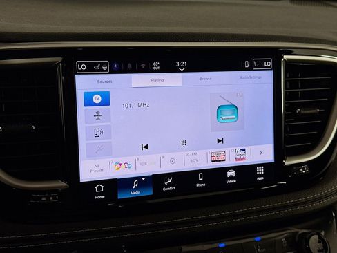 New 2026 Chrysler Pacifica Select image 33