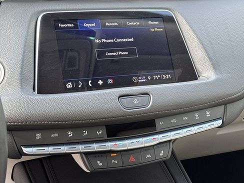 Used 2023 Cadillac XT4 Luxury w/ Cold Weather Package image 25