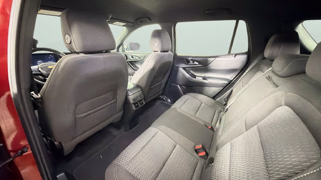 Certified 2026 Chevrolet Equinox LT w/ Safety and Technology Package FWD image 28