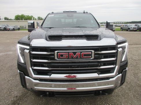 New 2026 GMC Sierra 3500 SLT w/ SLT Premium Package AWD/4WD image 12