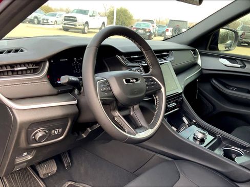 New 2026 Jeep Grand Cherokee L Laredo X image 8