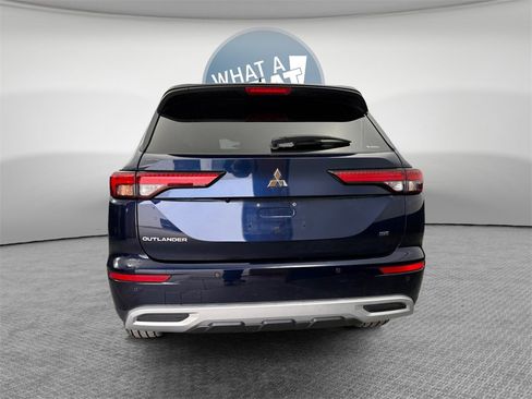 Used 2022 Mitsubishi Outlander SE image 5