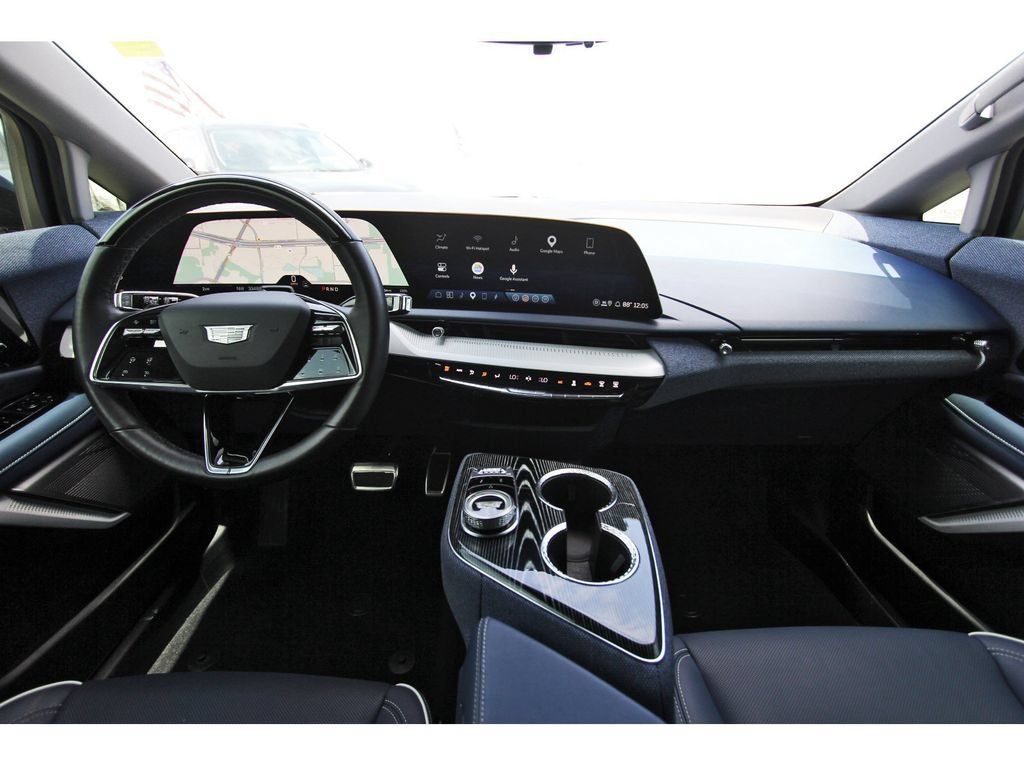 Certified 2025 Cadillac Optiq Sport 2 AWD/4WD image 9