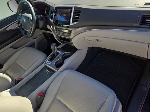 Used 2017 Honda Ridgeline RTL-T image 12