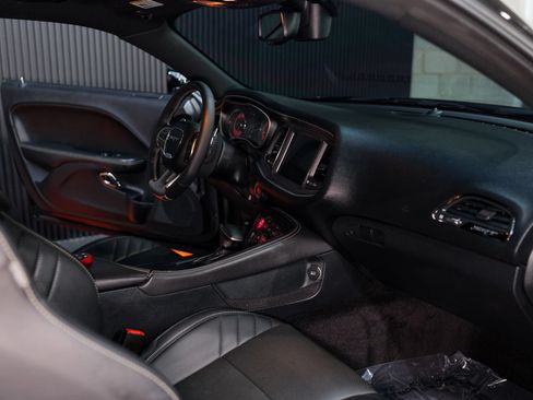 Used 2016 Dodge Challenger SRT Hellcat RWD image 39