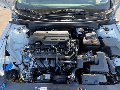 Used 2025 Hyundai Elantra SEL image 33