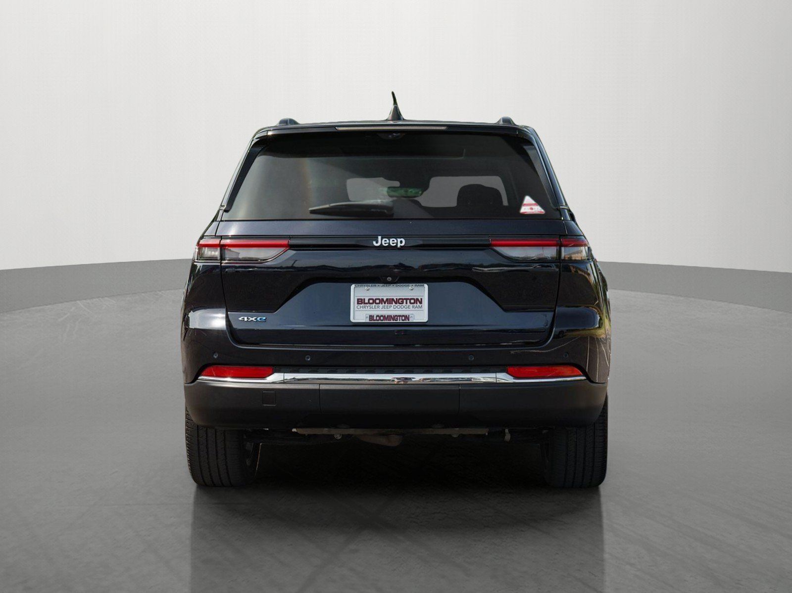 Used 2023 Jeep Grand Cherokee 4WD 4xe w/ Luxury Tech Group II image 6