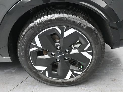 Used 2024 Kia Niro Wind w/ Wind Preserve Package FWD image 35