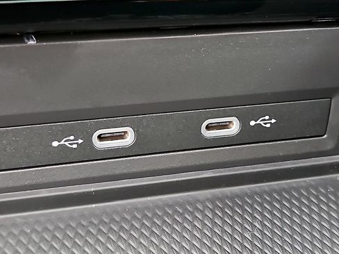 Certified 2025 Volkswagen Atlas Cross Sport SEL AWD/4WD image 17