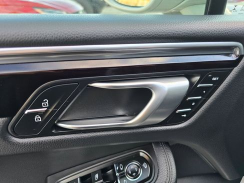 Used 2023 Porsche Macan image 23