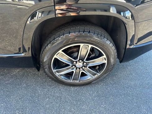 Used 2017 GMC Acadia Denali w/ Technology Package AWD/4WD image 20